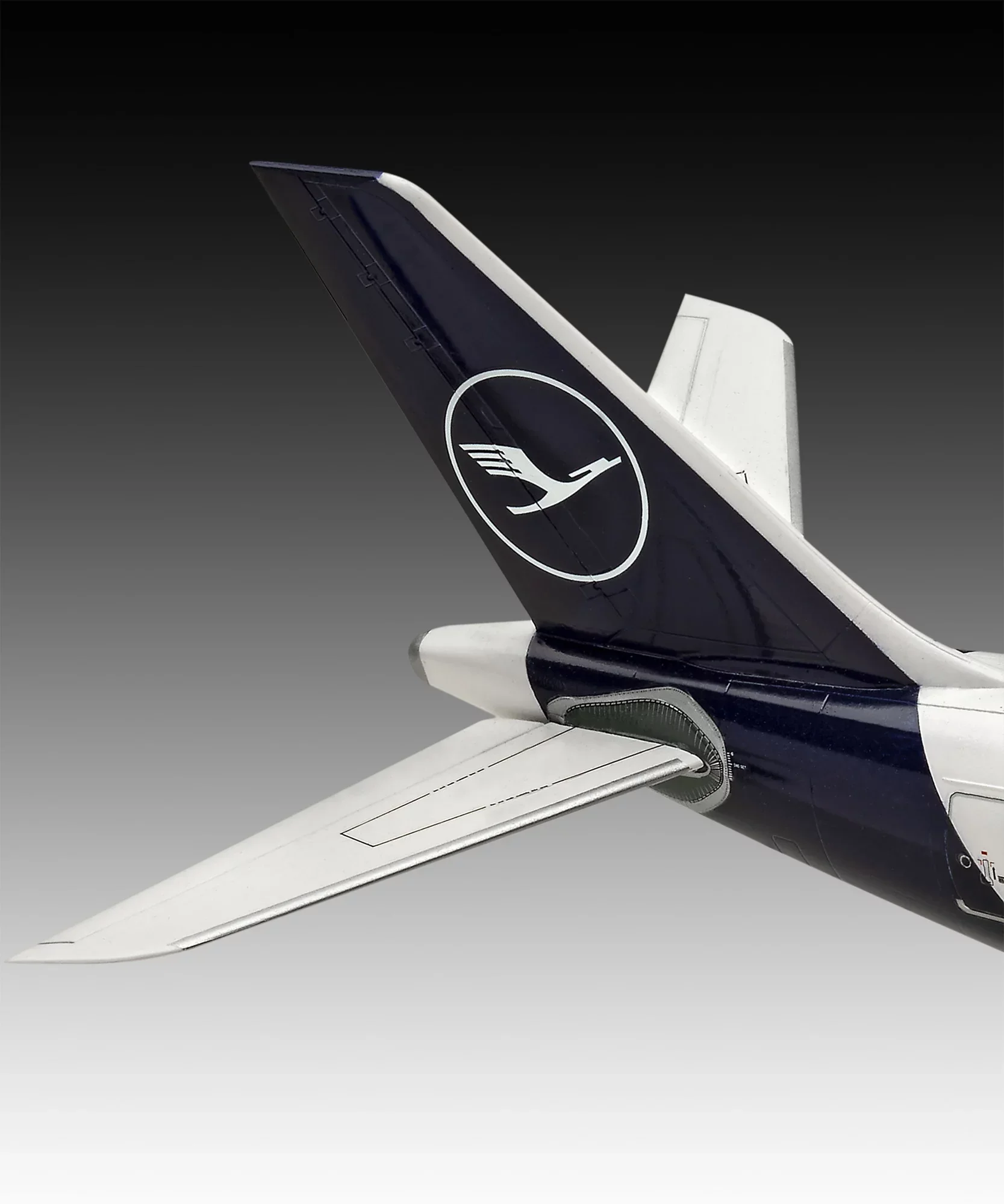 Airbus A330-300 - Lufthansa "New Livery" - Image 4