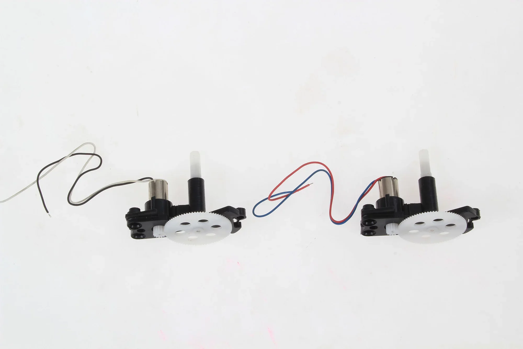 Motor 1x CW/1x CCW (23842/23856/23858/77)